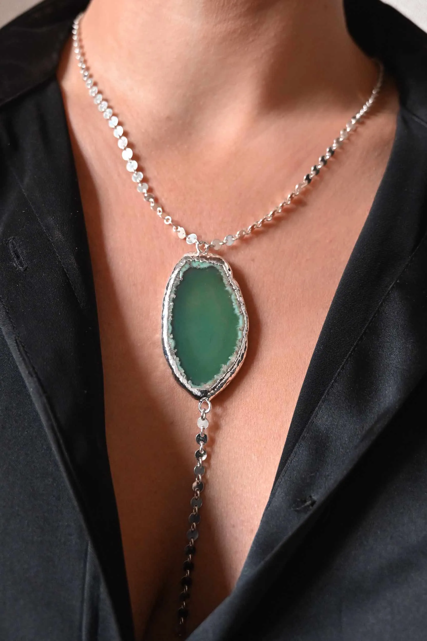 Exquisite Silver Lariat Necklace with Abundant Green Agate Stones