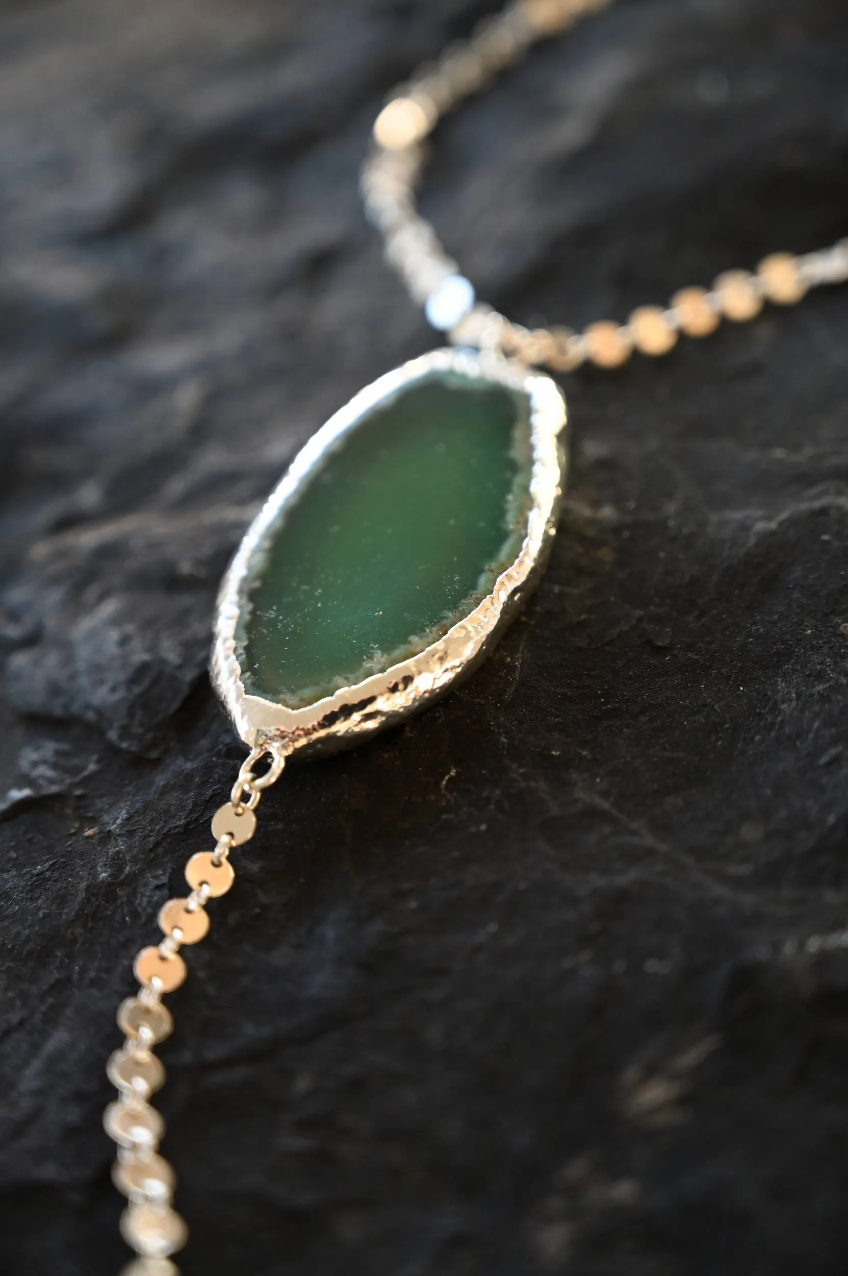 Exquisite Silver Lariat Necklace with Abundant Green Agate Stones