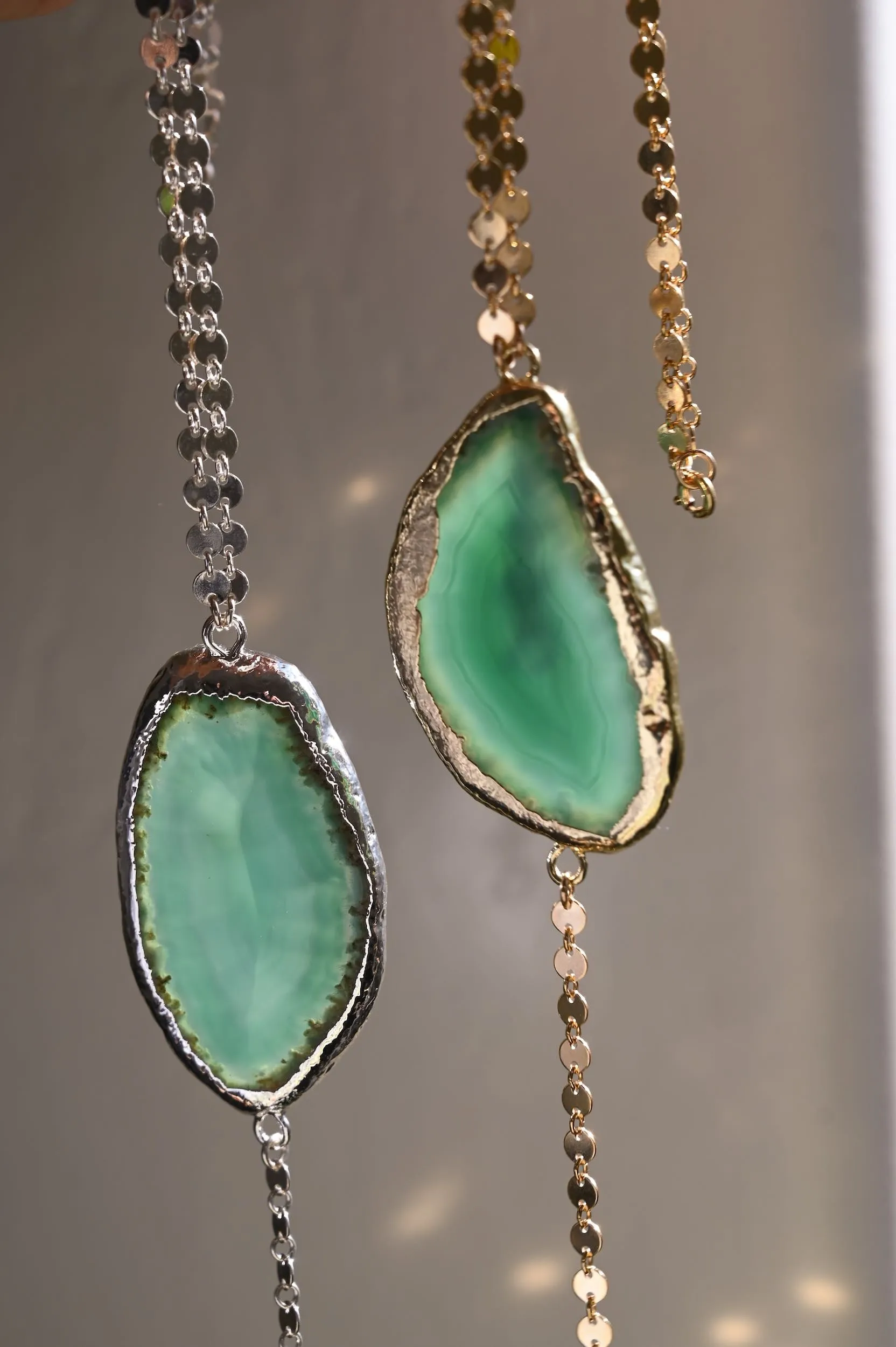 Exquisite Silver Lariat Necklace with Abundant Green Agate Stones