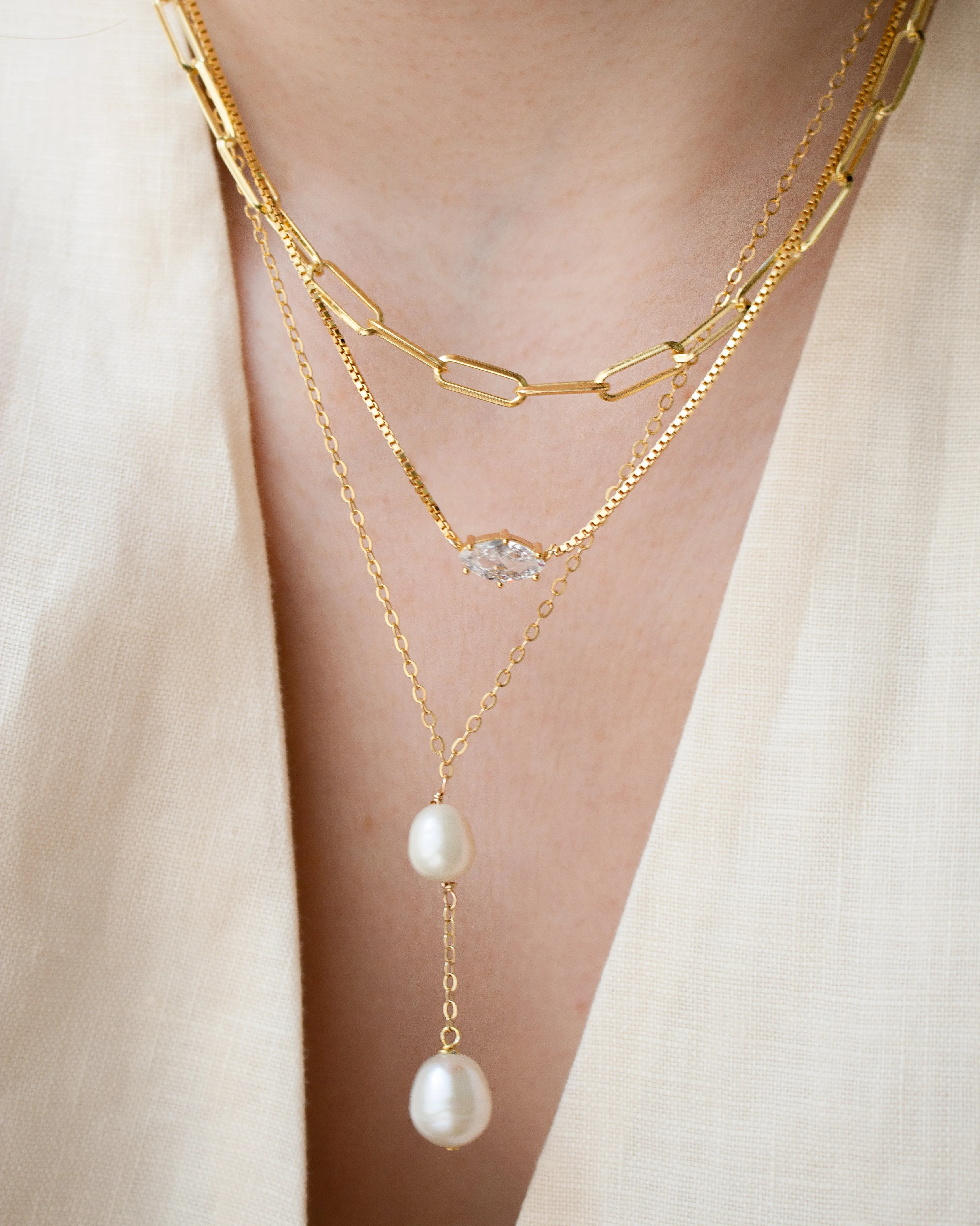 LULA PEARL LARIAT NECKLACE GOLD