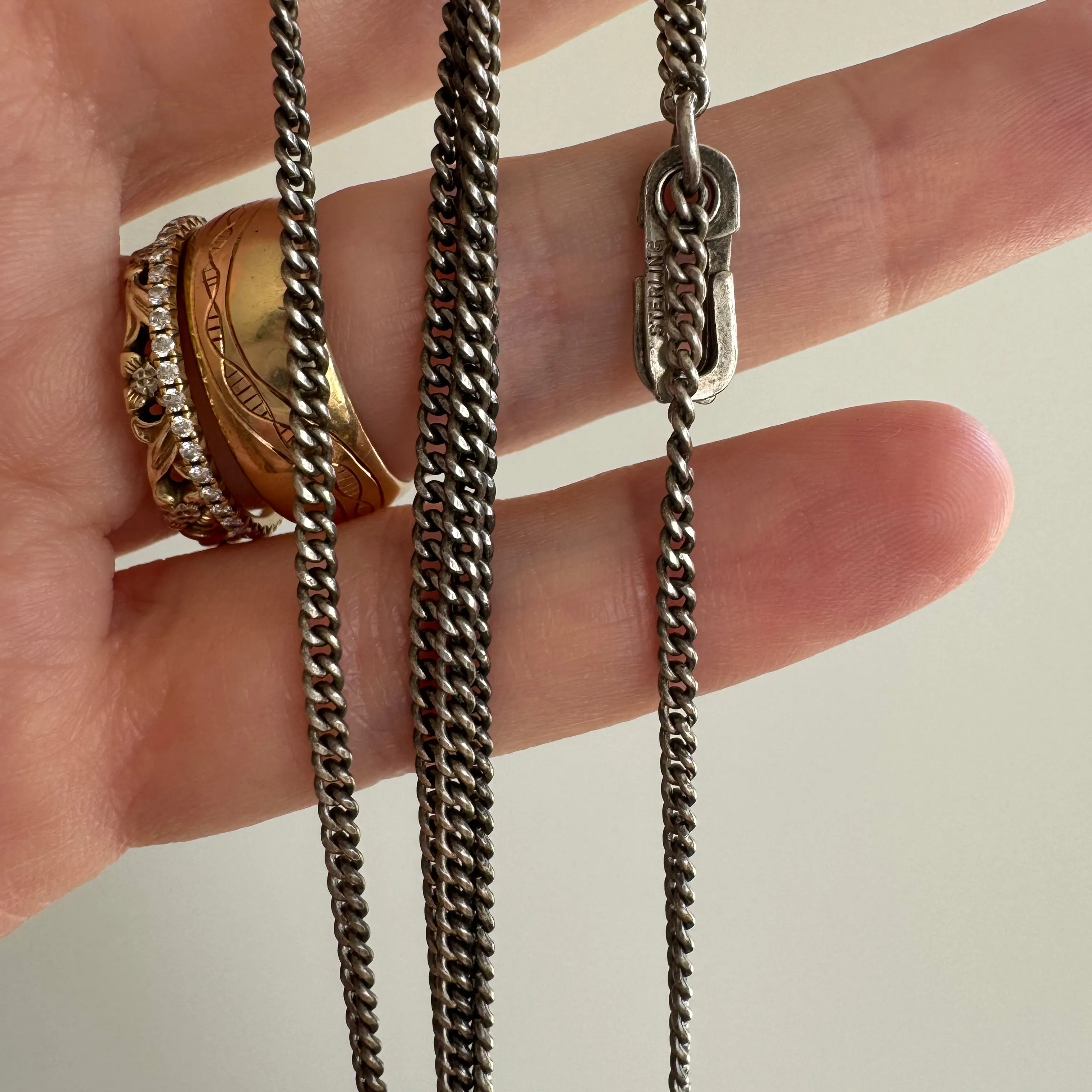 V I N T A G E // two sisters / sterling silver flat curb chain with two sister clasps / 28