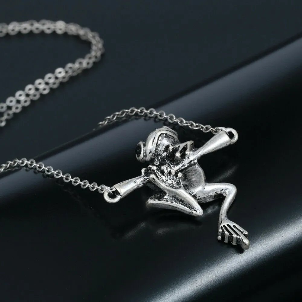 Charming Vintage-Inspired 3D Frog Pendant Necklace with Hanging Design